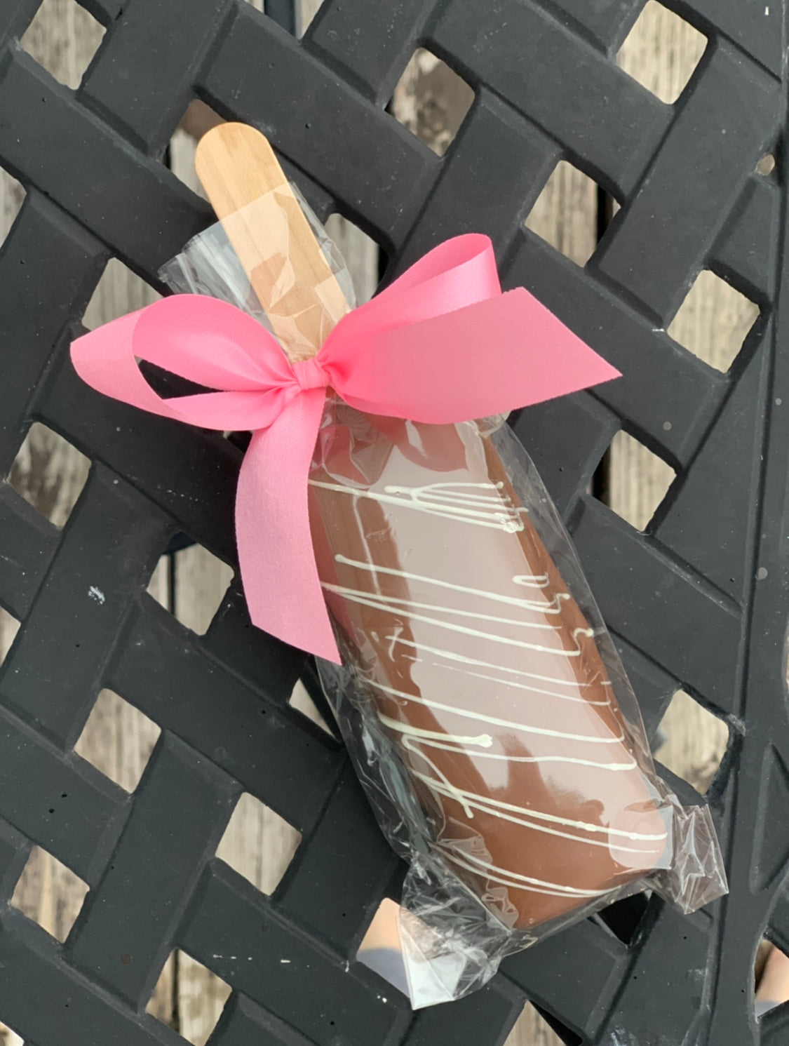 Caramel Dipped Rice Crispy Treat Pop