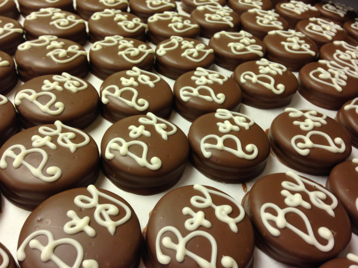 Mr. & Mrs. or Monogram Oreosⓒ