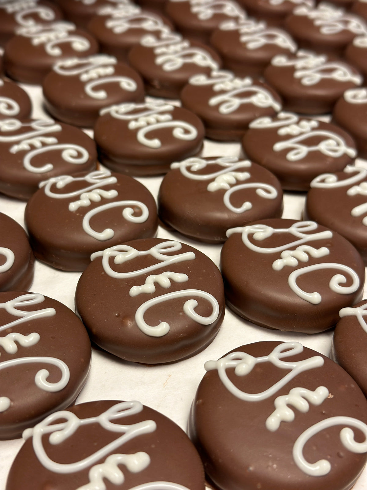 Mr. & Mrs. or Monogram Oreosⓒ