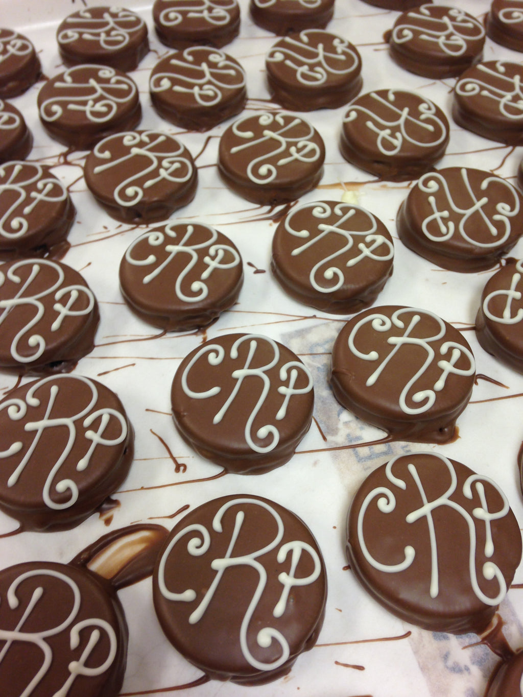 Mr. & Mrs. or Monogram Oreosⓒ