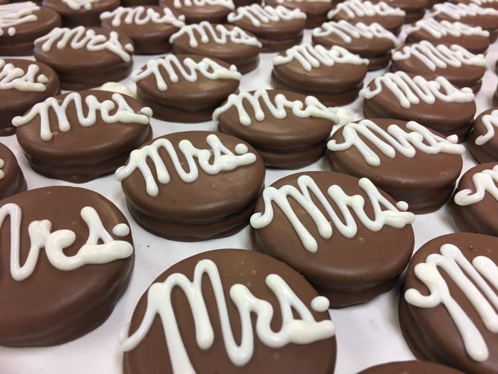 Mr. & Mrs. or Monogram Oreosⓒ