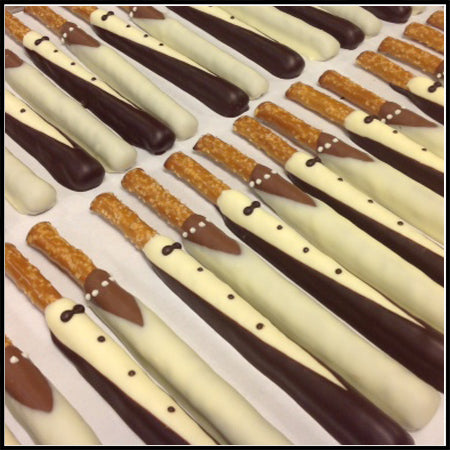 Bride &amp; Groom Caramel Pretzels