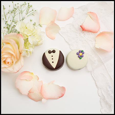 Piped Flower Bride &amp; Groom Oreosⓒ